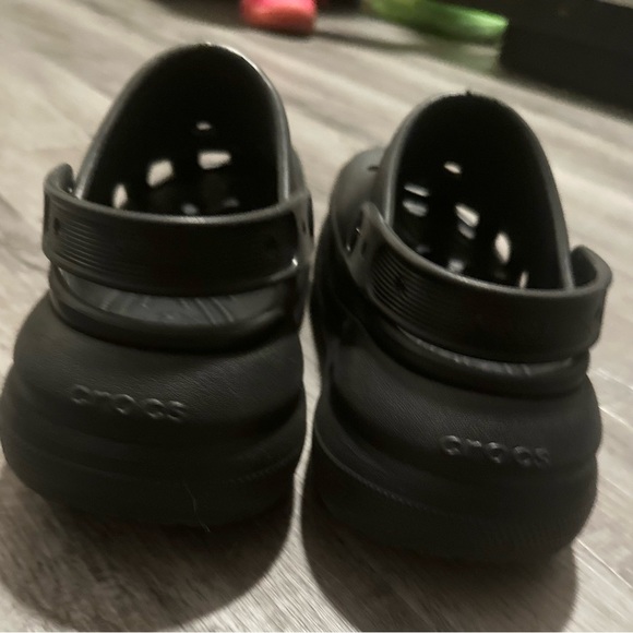 Crocs Black Platform Clogs size 9W/7M like new - Picture 10 of 10